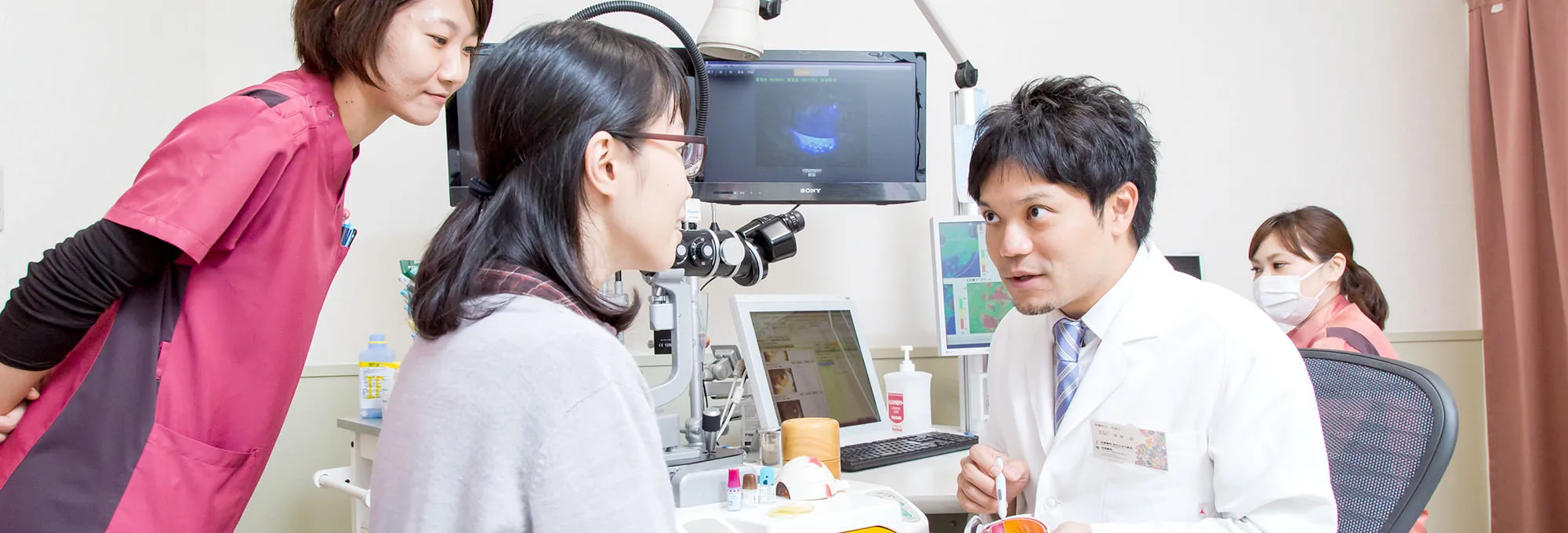 新しい医療で 患者様の視力を守ります信頼と実績で応える地域に根差した安里眼科